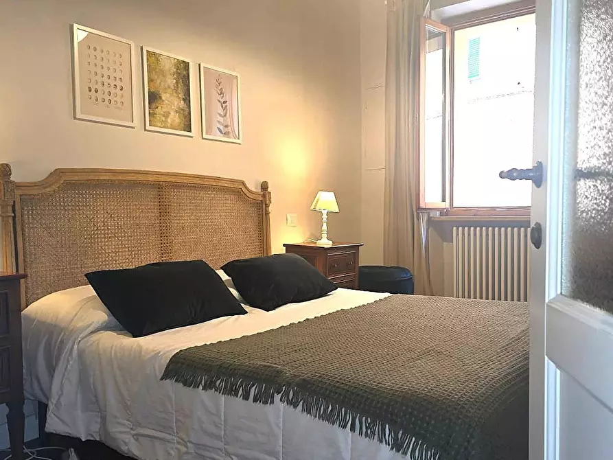 Immagine 25 di Appartamento in vendita  a Siena