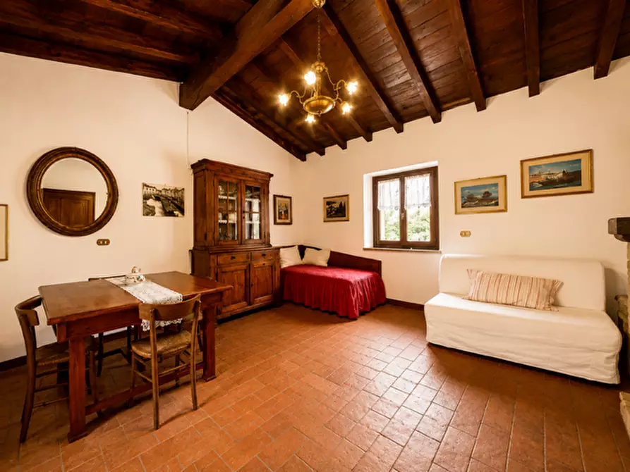 Immagine 10 di Rustico / casale in vendita  a Massarosa