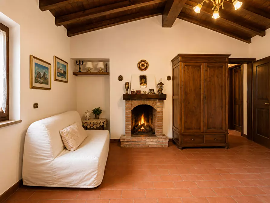 Immagine 8 di Rustico / casale in vendita  a Massarosa