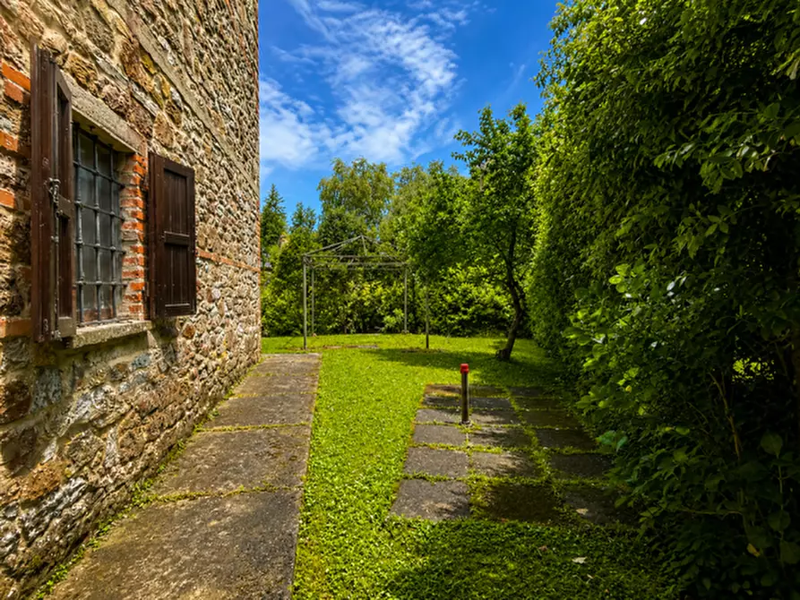 Immagine 4 di Rustico / casale in vendita  a Massarosa