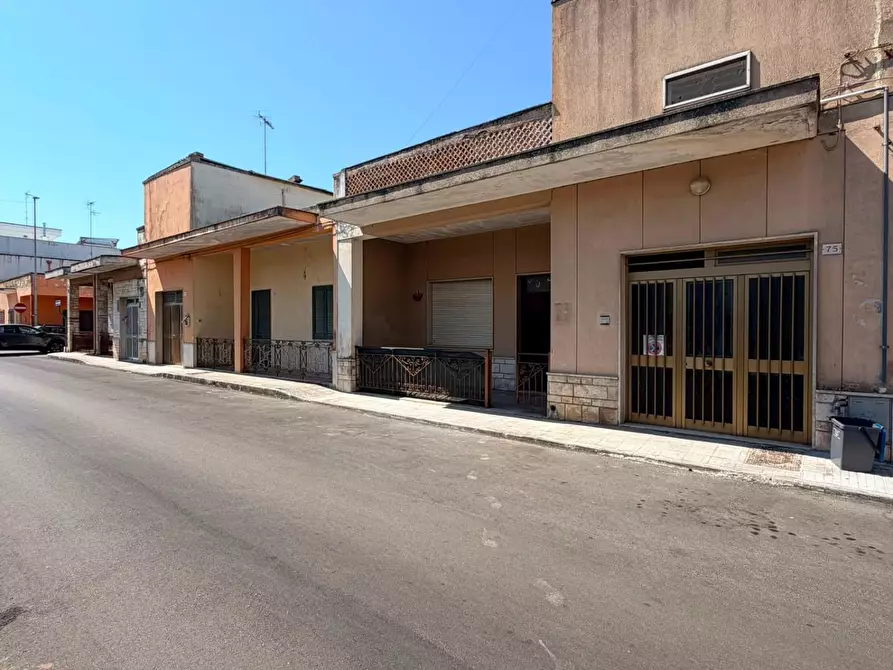Immagine 37 di Appartamento in vendita  a Lequile