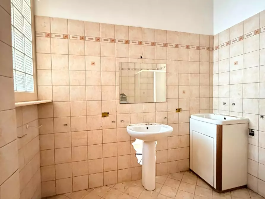 Immagine 24 di Appartamento in vendita  a Lequile