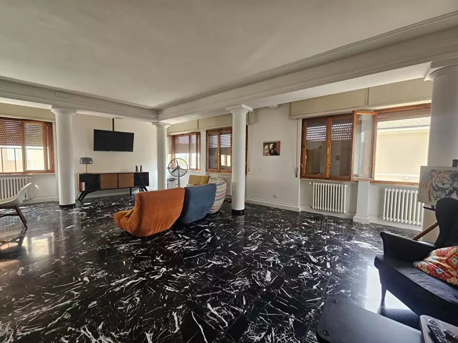 Immagine 2 di Appartamento in vendita  a Pontedera