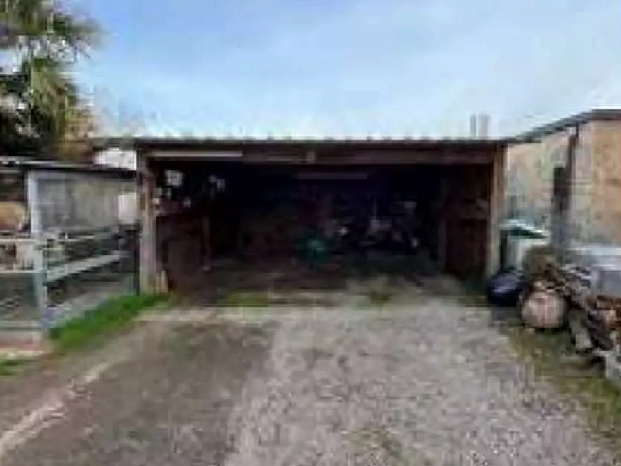 Immagine 6 di Casa indipendente in vendita  a Lonate Pozzolo