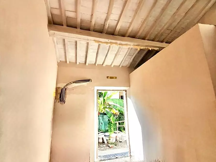Immagine 9 di Villa in vendita  a Pisa