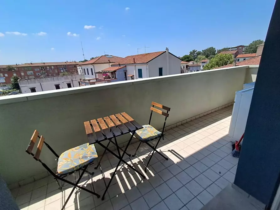 Immagine 5 di Appartamento in affitto  a Pontedera