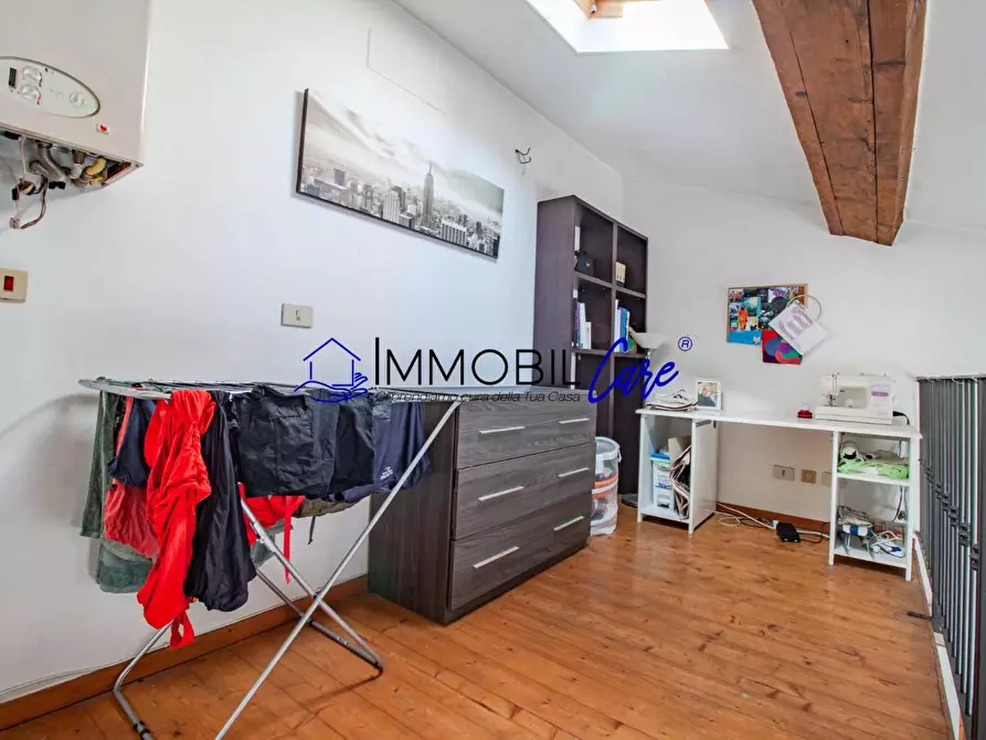 Immagine 10 di Appartamento in vendita  a Livorno