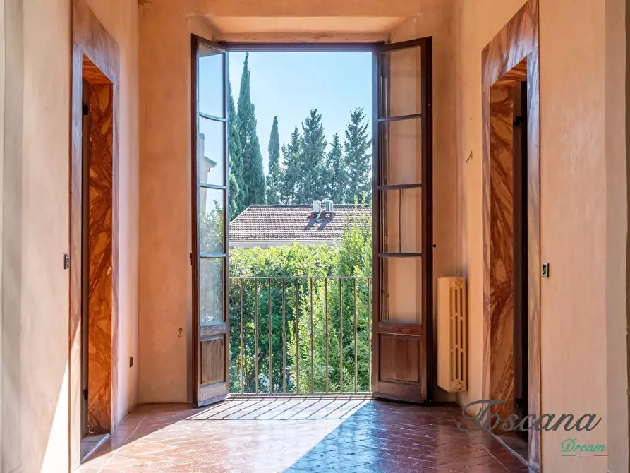 Immagine 30 di Villa in vendita  a Firenze