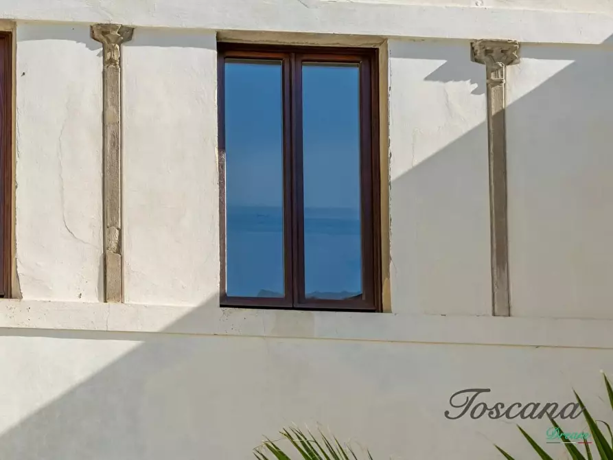 Immagine 12 di Villa in vendita  a Firenze
