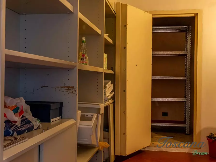 Immagine 55 di Villa in vendita  a Firenze