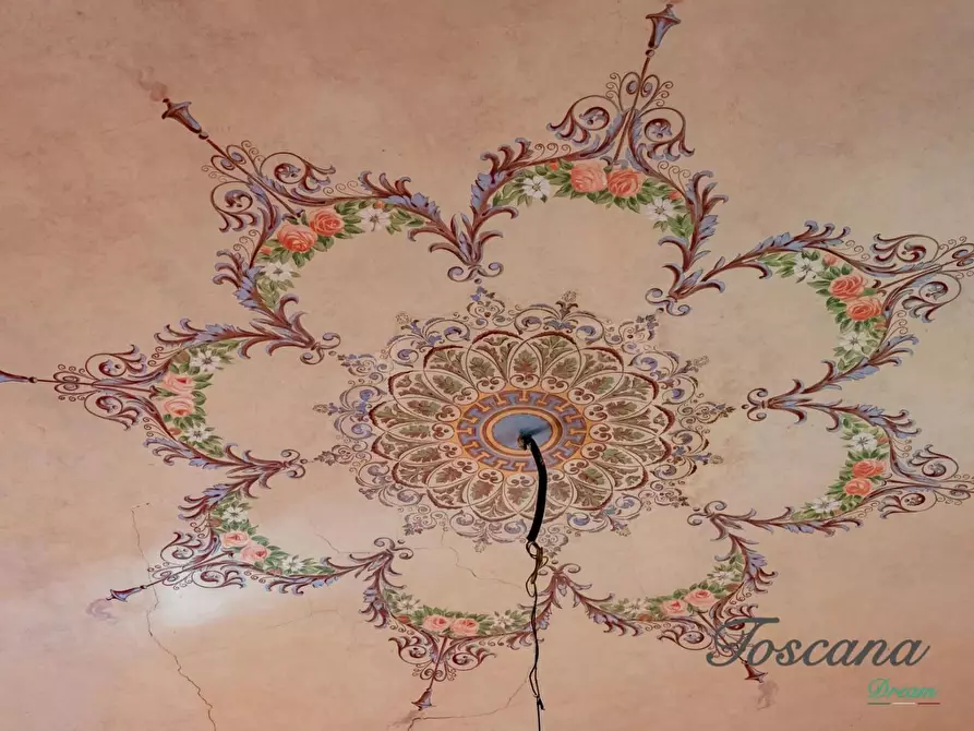 Immagine 51 di Villa in vendita  a Firenze