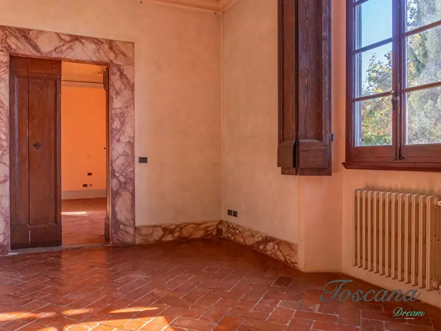 Immagine 52 di Villa in vendita  a Firenze