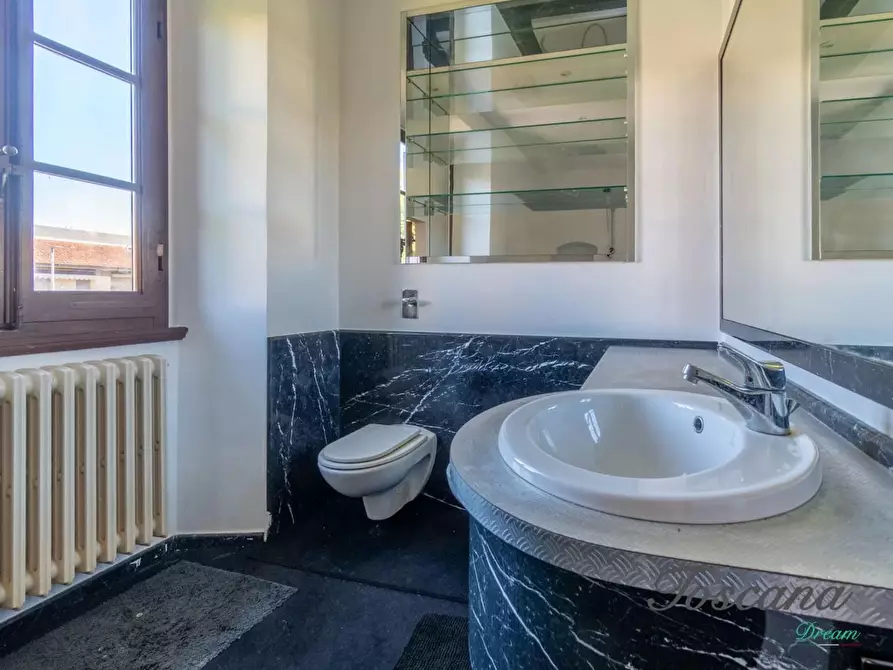 Immagine 66 di Villa in vendita  a Firenze