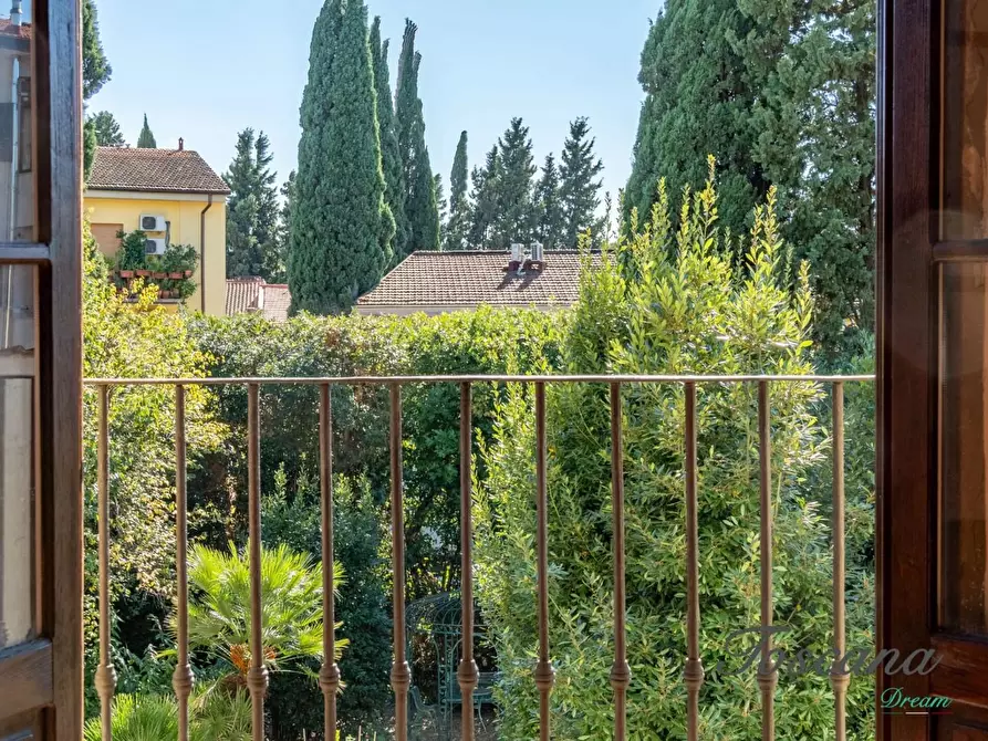 Immagine 53 di Villa in vendita  a Firenze