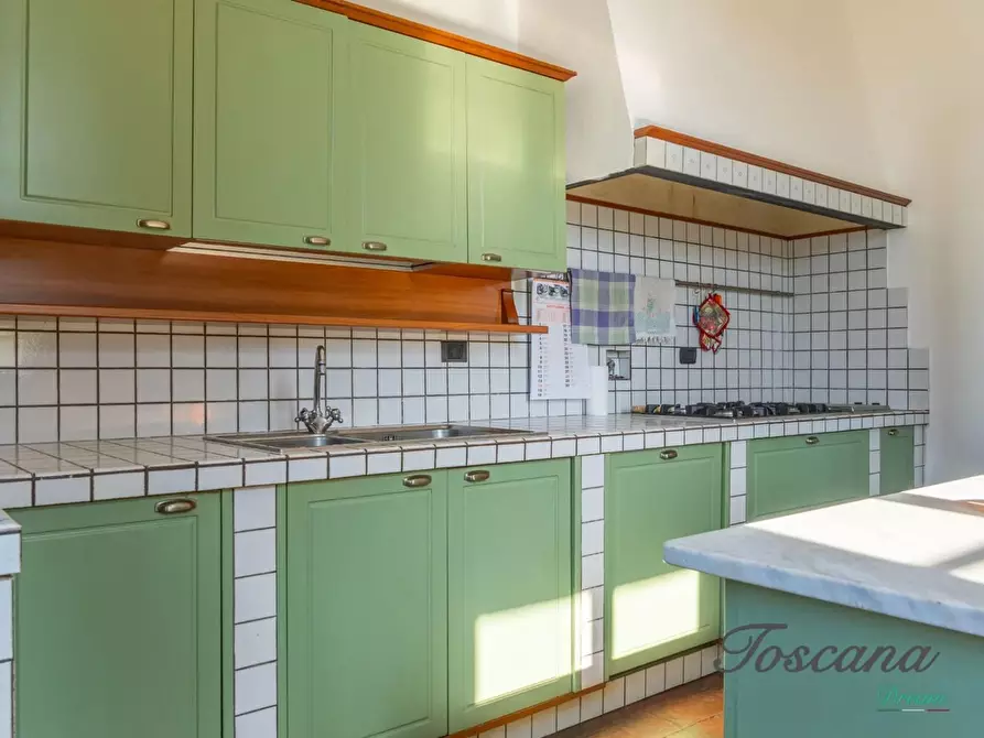 Immagine 38 di Villa in vendita  a Firenze