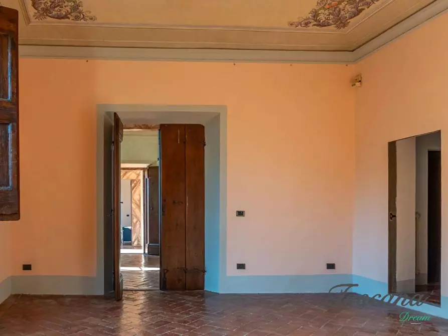 Immagine 50 di Villa in vendita  a Firenze