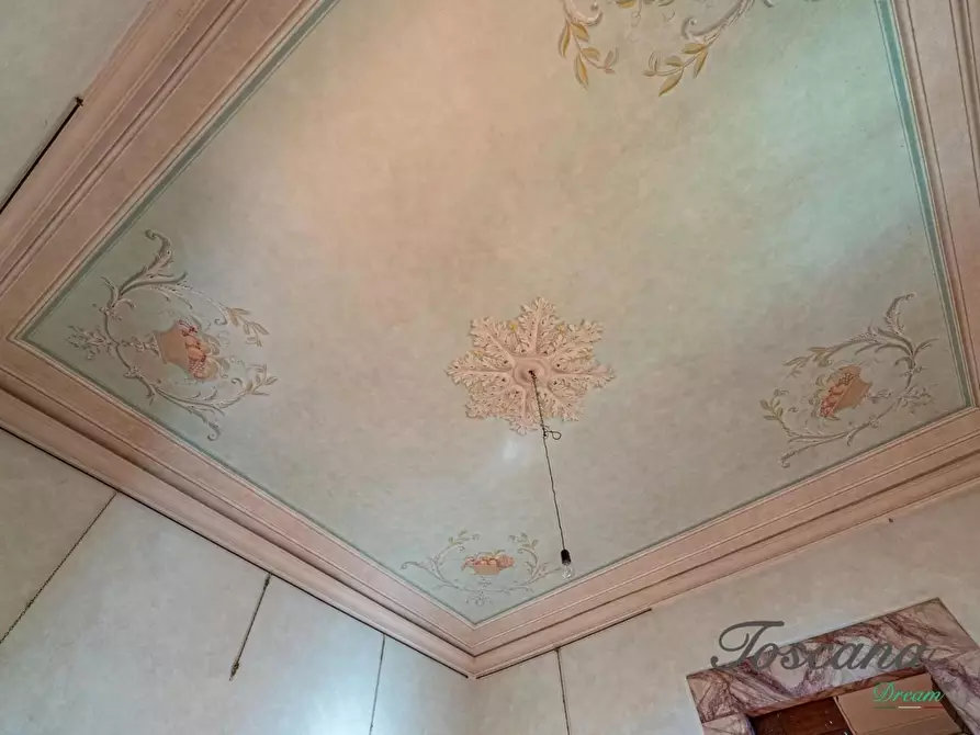 Immagine 68 di Villa in vendita  a Firenze