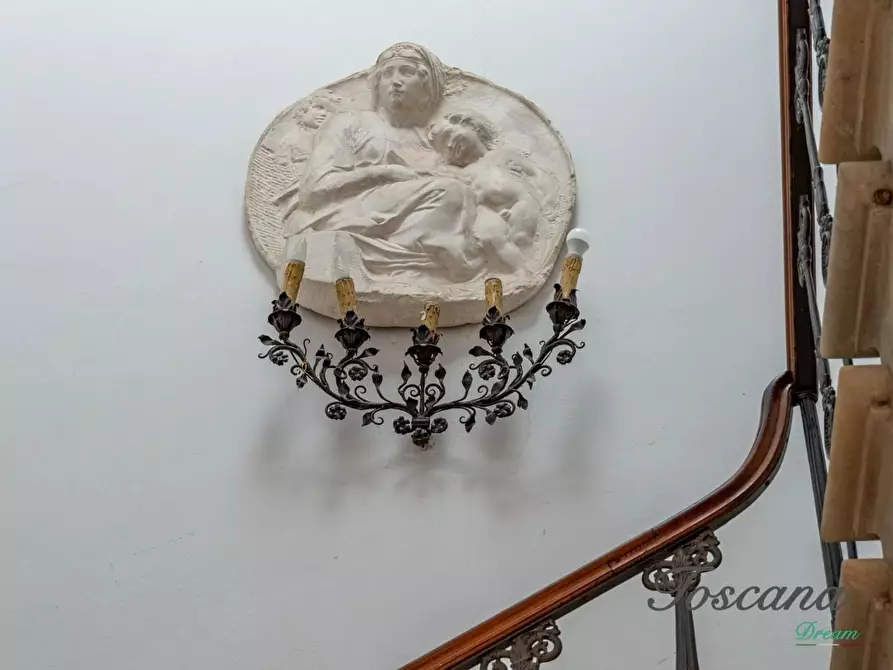 Immagine 14 di Villa in vendita  a Firenze