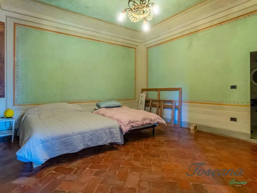 Immagine 46 di Villa in vendita  a Firenze