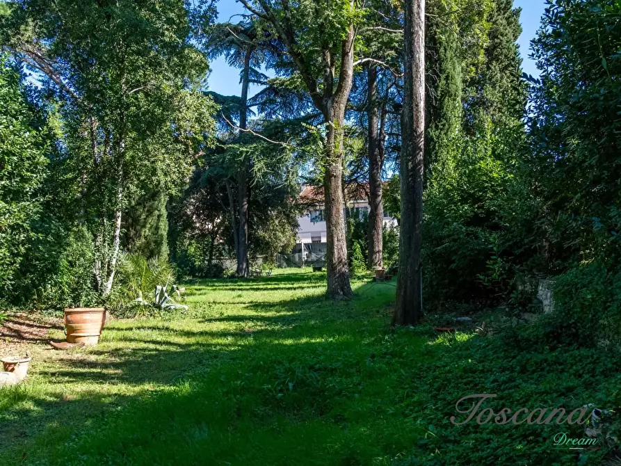 Immagine 9 di Villa in vendita  a Firenze