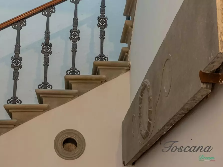 Immagine 15 di Villa in vendita  a Firenze