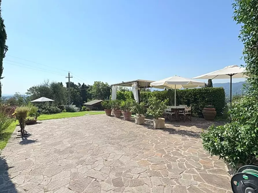 Immagine 33 di Rustico / casale in vendita  a Lucca