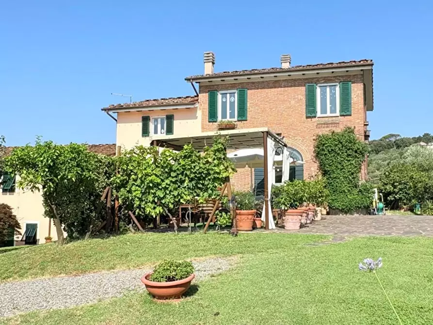 Immagine 36 di Rustico / casale in vendita  a Lucca