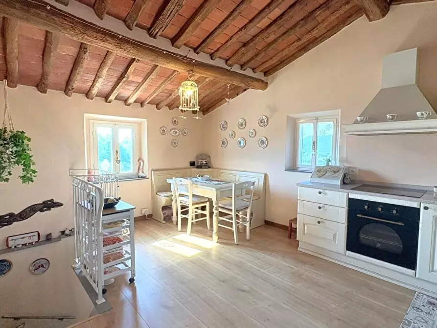 Immagine 25 di Rustico / casale in vendita  a Lucca