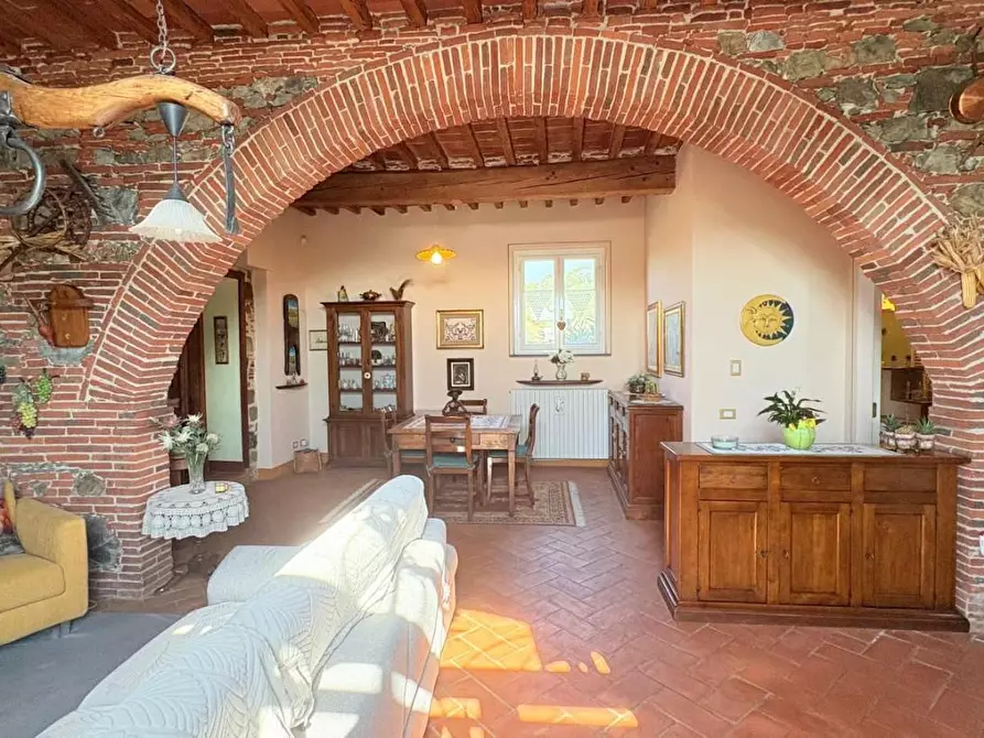 Immagine 12 di Rustico / casale in vendita  a Lucca