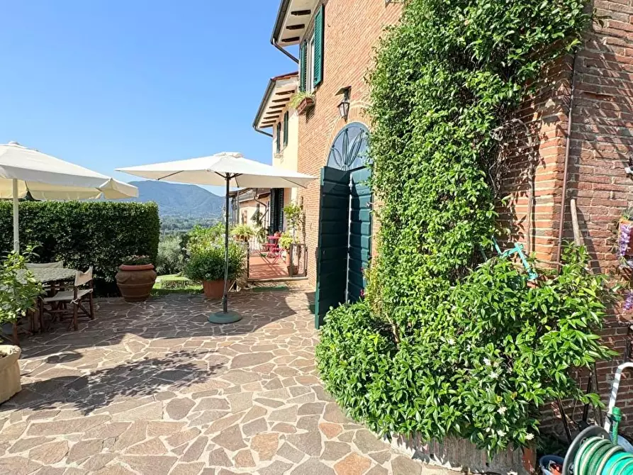 Immagine 38 di Rustico / casale in vendita  a Lucca