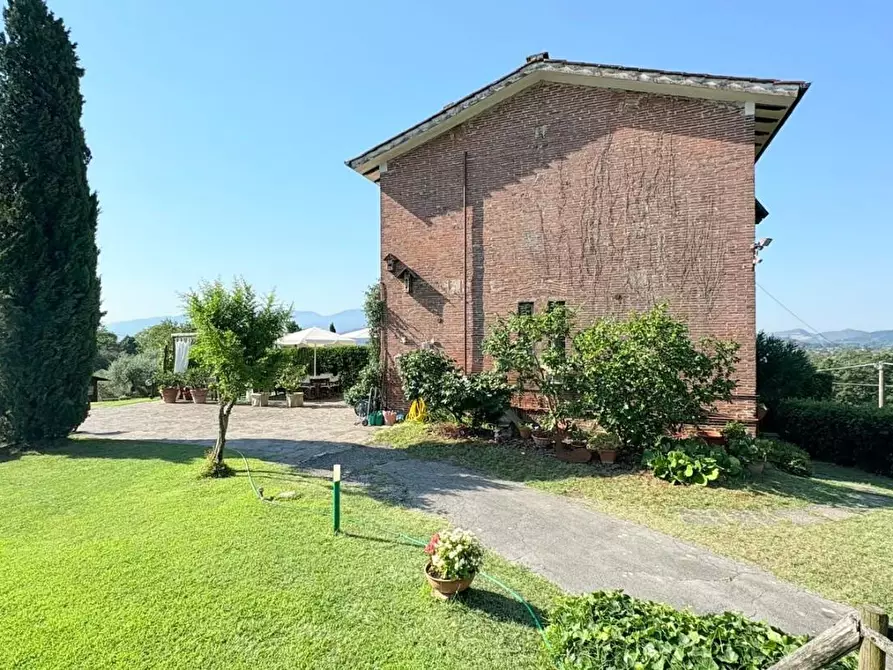 Immagine 31 di Rustico / casale in vendita  a Lucca