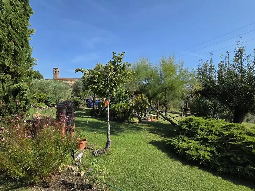 Immagine 42 di Rustico / casale in vendita  a Lucca
