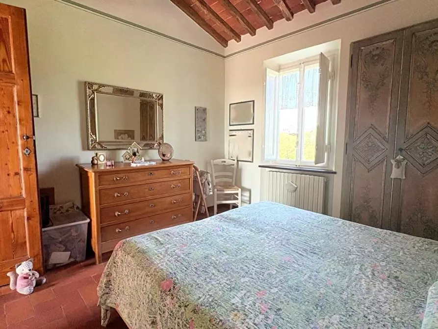 Immagine 27 di Rustico / casale in vendita  a Lucca
