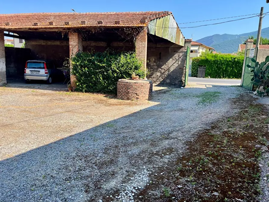 Immagine 9 di Magazzino in vendita  a San Giuliano Terme