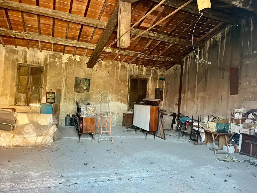 Immagine 4 di Magazzino in vendita  a San Giuliano Terme