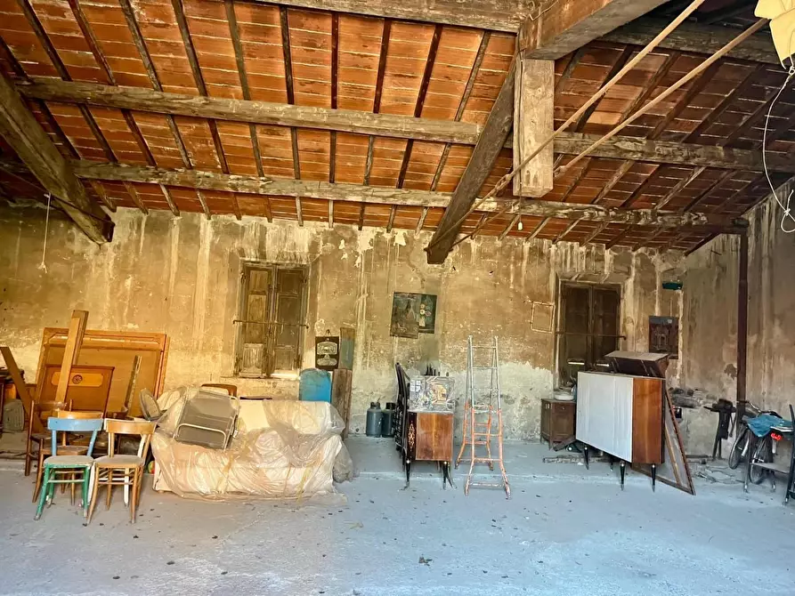 Immagine 8 di Magazzino in vendita  a San Giuliano Terme