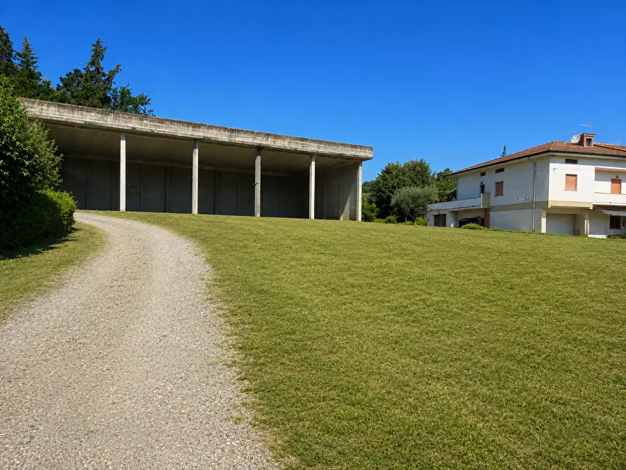 Immagine 8 di Attività artigianale in vendita  a Capannori