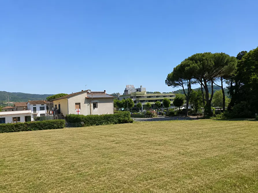Immagine 4 di Attività artigianale in vendita  a Capannori