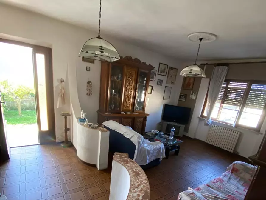 Immagine 18 di Villa in vendita  a Cascina