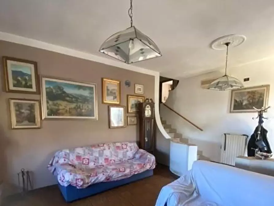 Immagine 20 di Villa in vendita  a Cascina