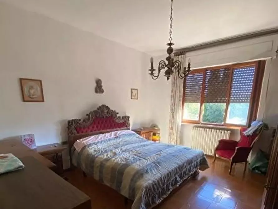 Immagine 16 di Villa in vendita  a Cascina