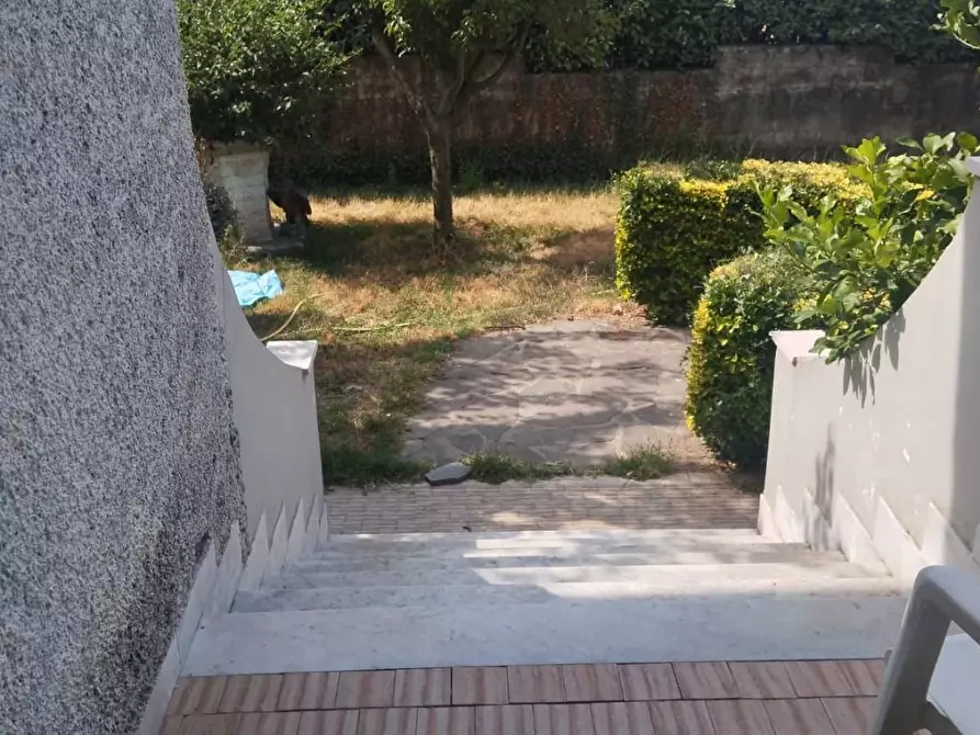 Immagine 10 di Villa in vendita  a Cascina