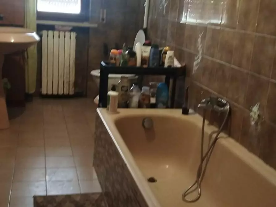 Immagine 5 di Villa in vendita  a Cascina