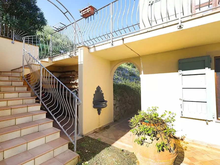 Immagine 7 di Casa bifamiliare in vendita  a Fauglia
