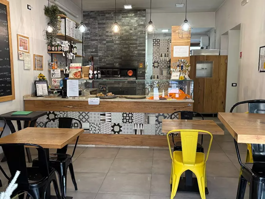 Immagine 3 di Bar / Ristorante in vendita  a Cascina