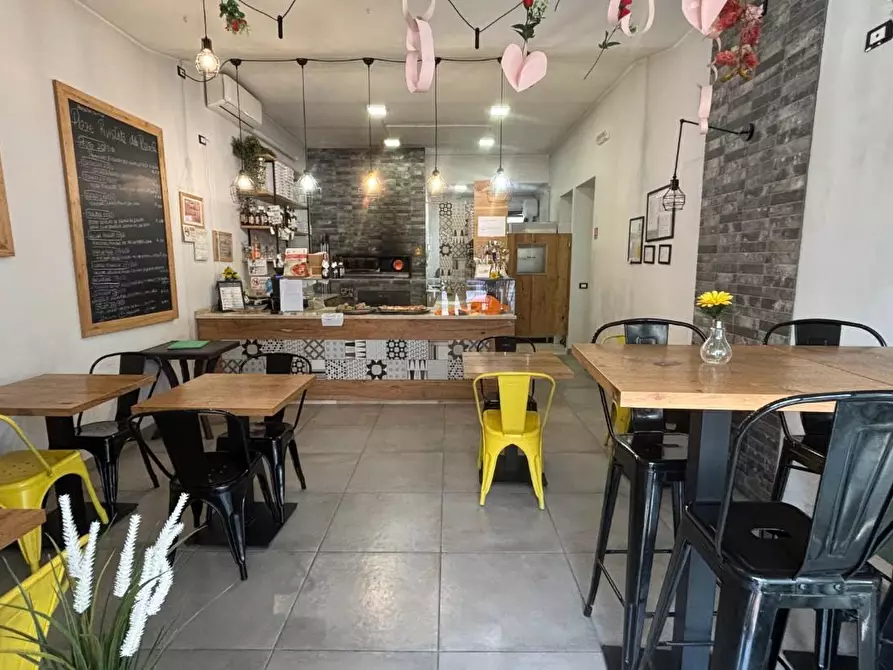 Immagine 2 di Bar / Ristorante in vendita  a Cascina