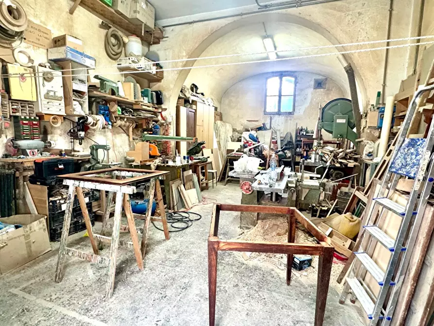 Immagine 2 di Laboratorio in vendita  a Empoli