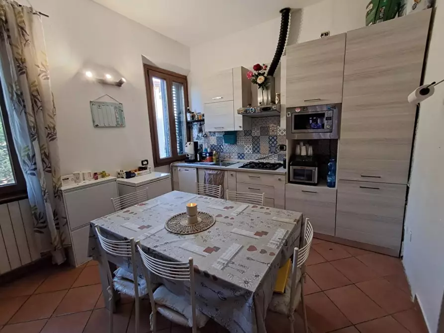 Immagine 4 di Appartamento in vendita  a Pontedera