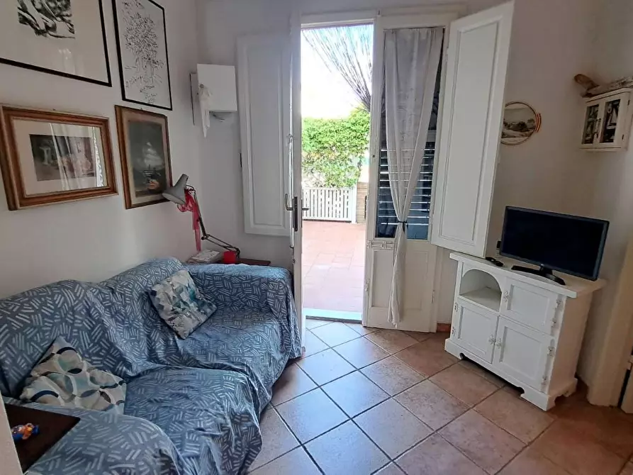 Immagine 3 di Porzione di casa in vendita  a Rosignano Marittimo