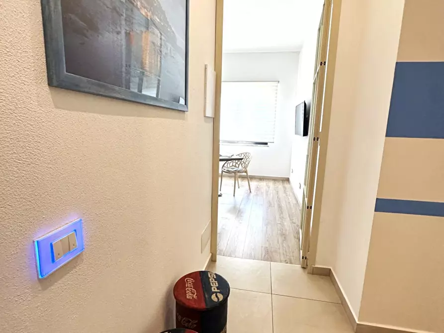 Immagine 3 di Ufficio in vendita  a Ortonovo